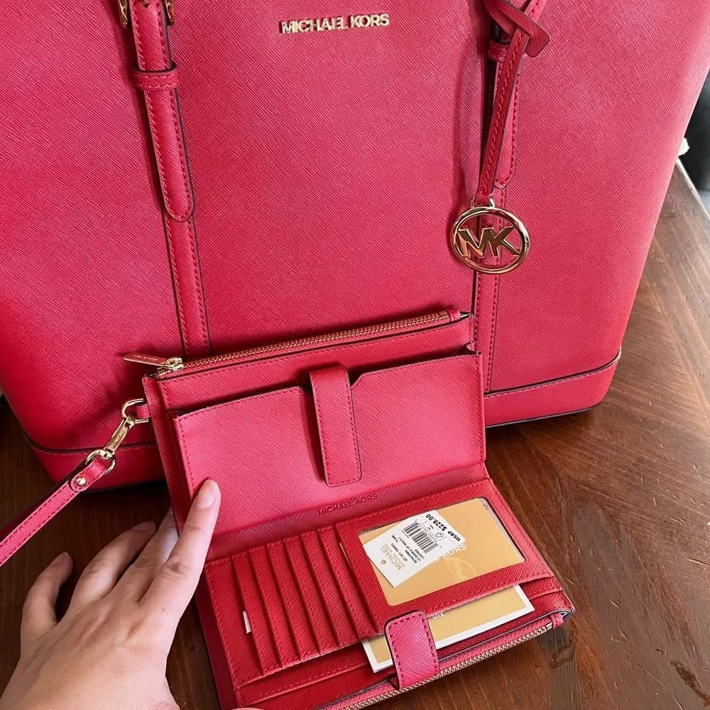 Michael Kors LG tote & wallet